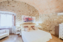 Suite Romani: super king size bed with ensuite bathroom (walk-in shower)